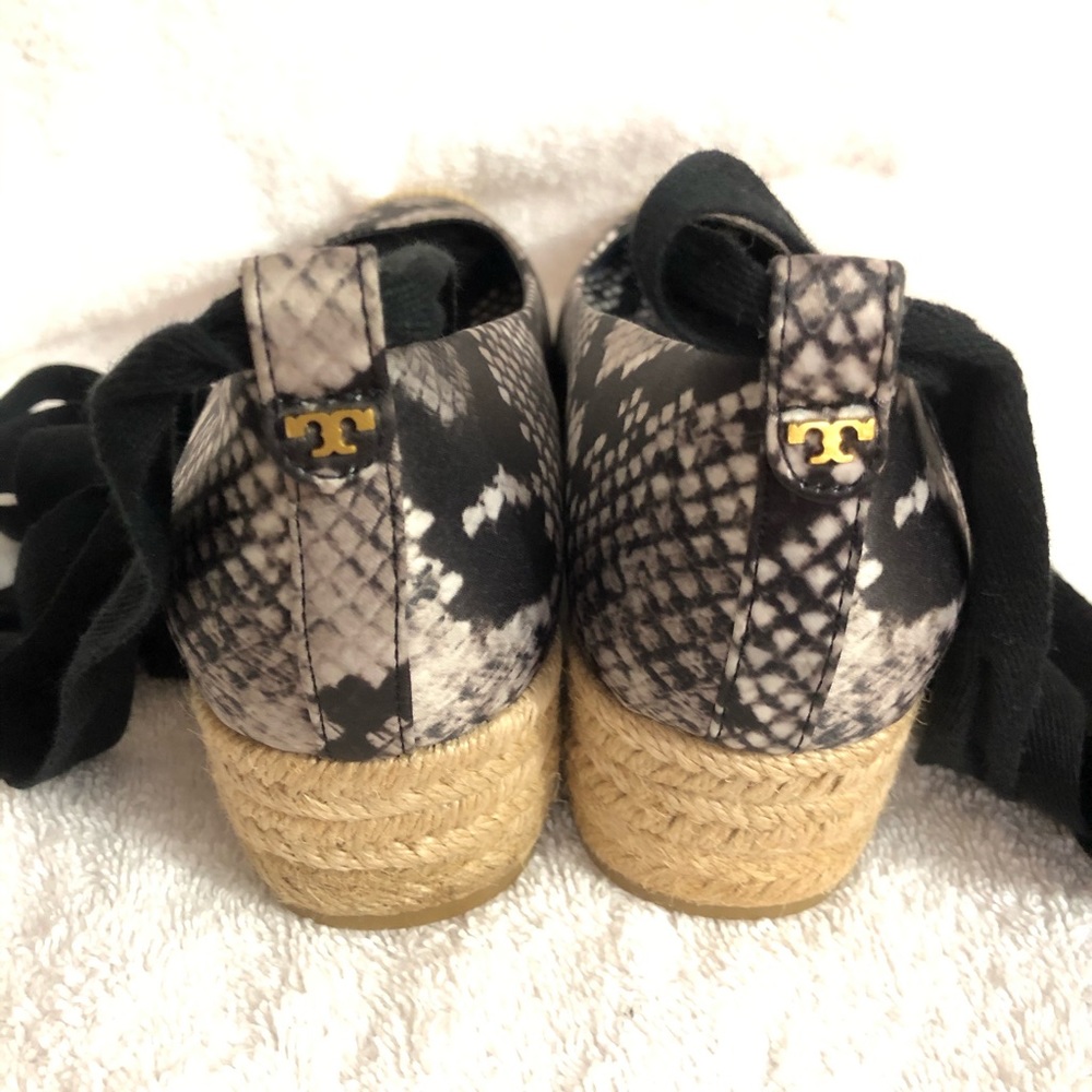 Tory Burch Heather snake print ankle wrap Espadrilles platform Wedges shoes 7